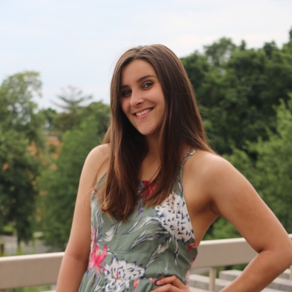 Meet your Posher, Emma - Picture 1 of 1